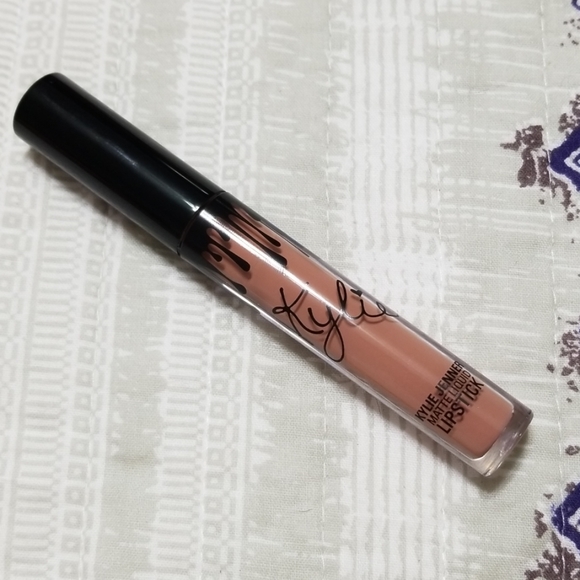 Kylie Cosmetics MALIBOO Matte Liquid Lipstick - Picture 4 of 8